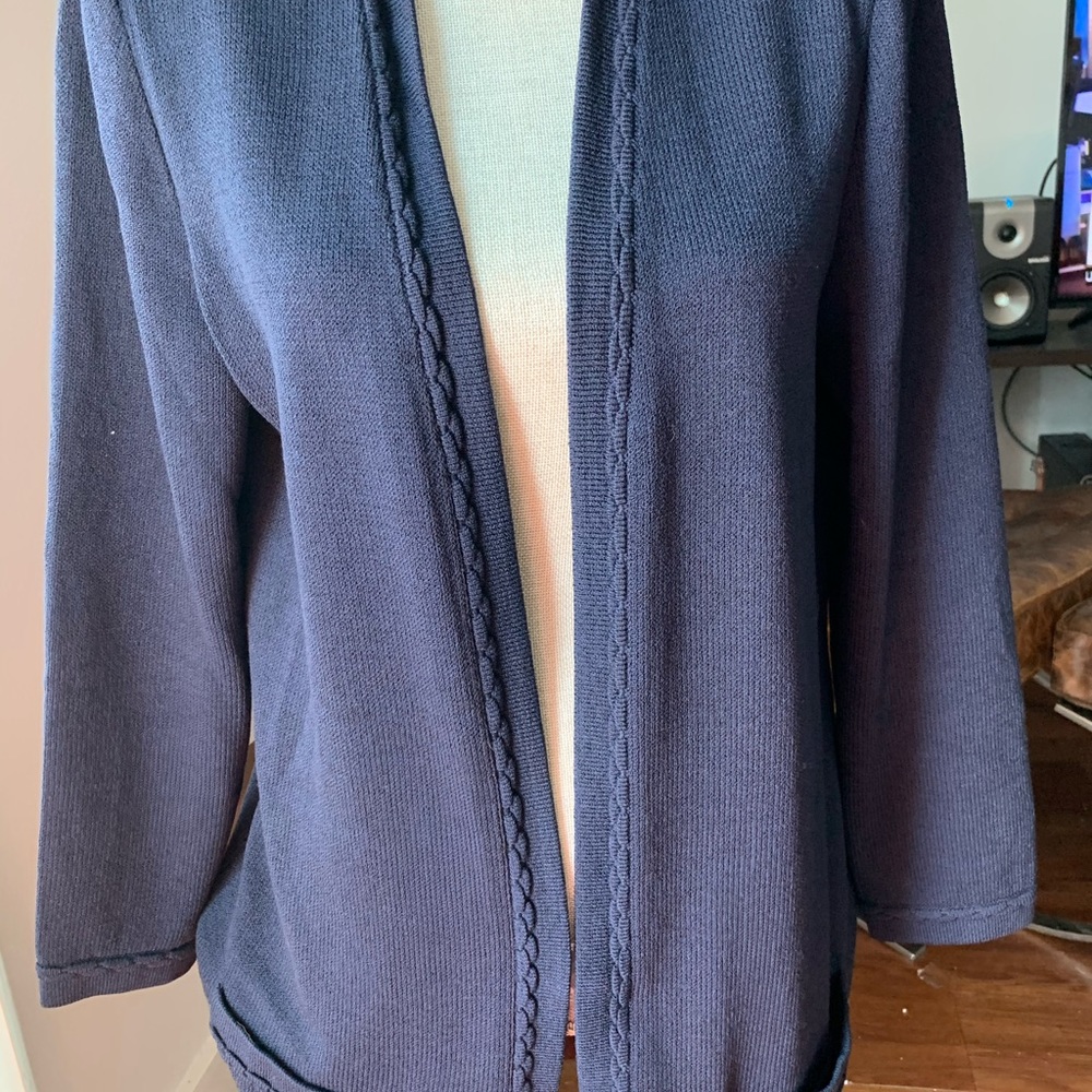 St. John Basics MED Navy Bl Jacket w pockets. Good